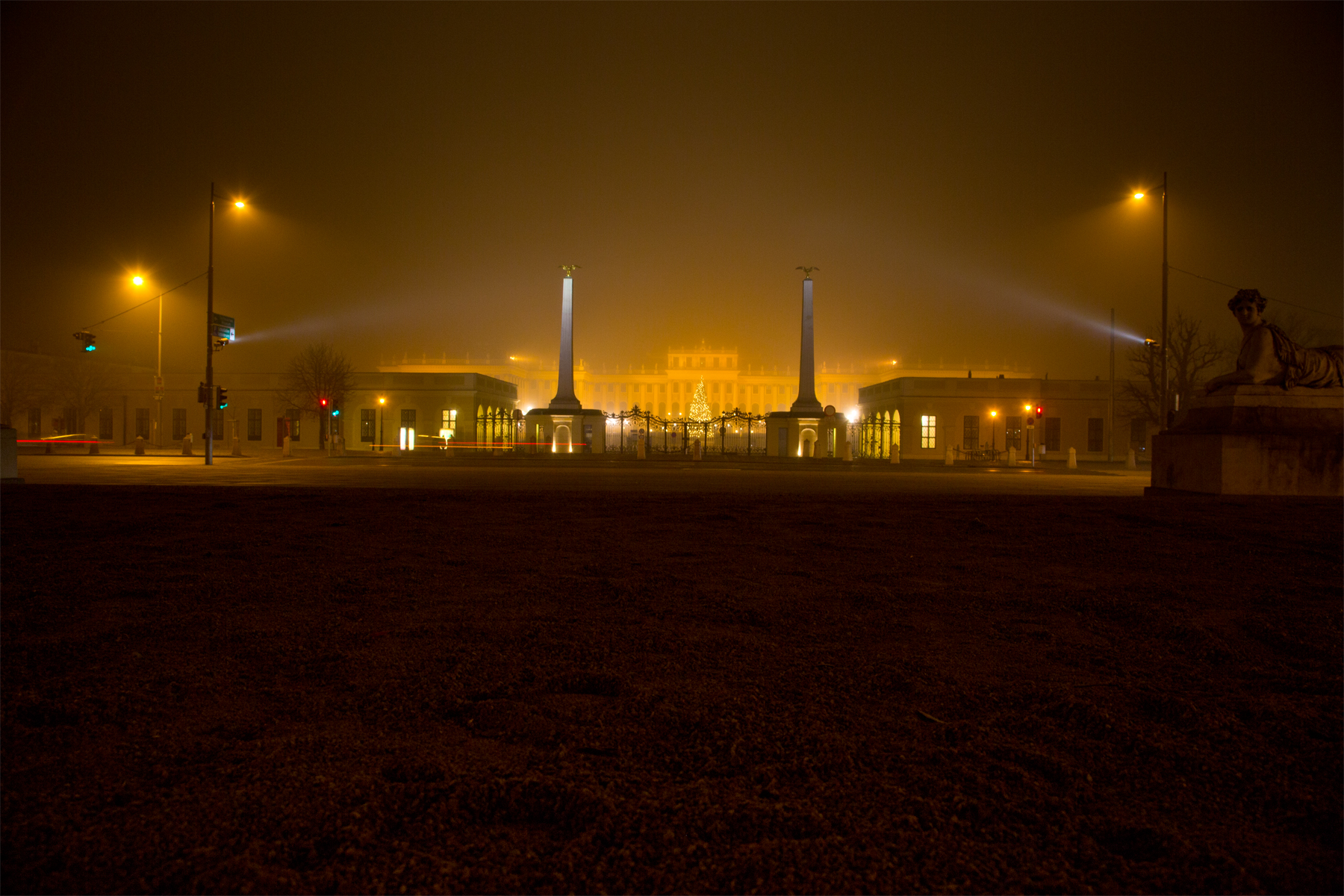 Schloss Schönbrunn im Nebel
